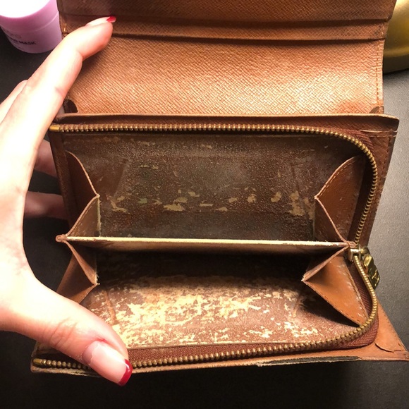 LV wallet - Picture 4 of 4